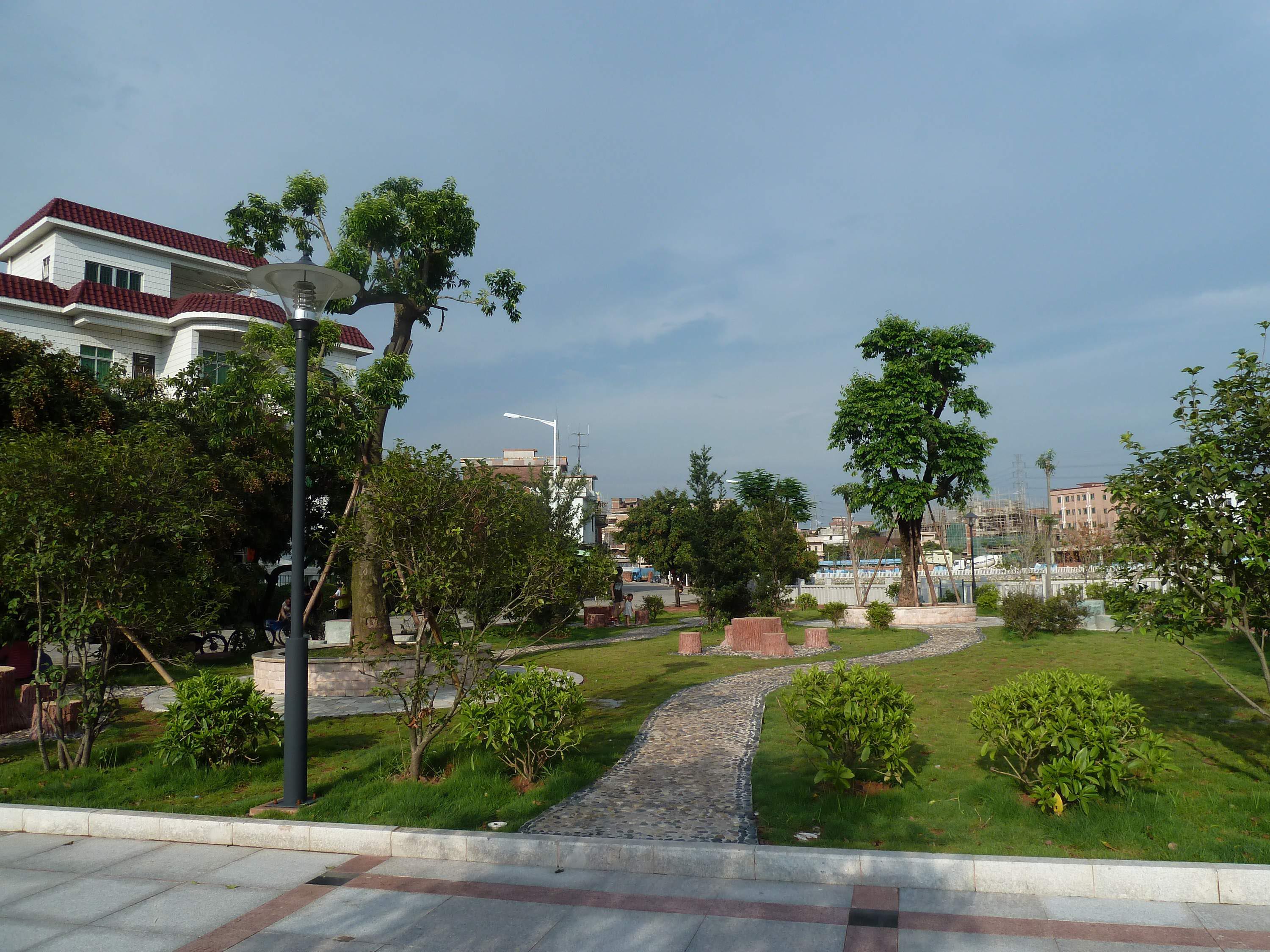 京山广场—街头小游园